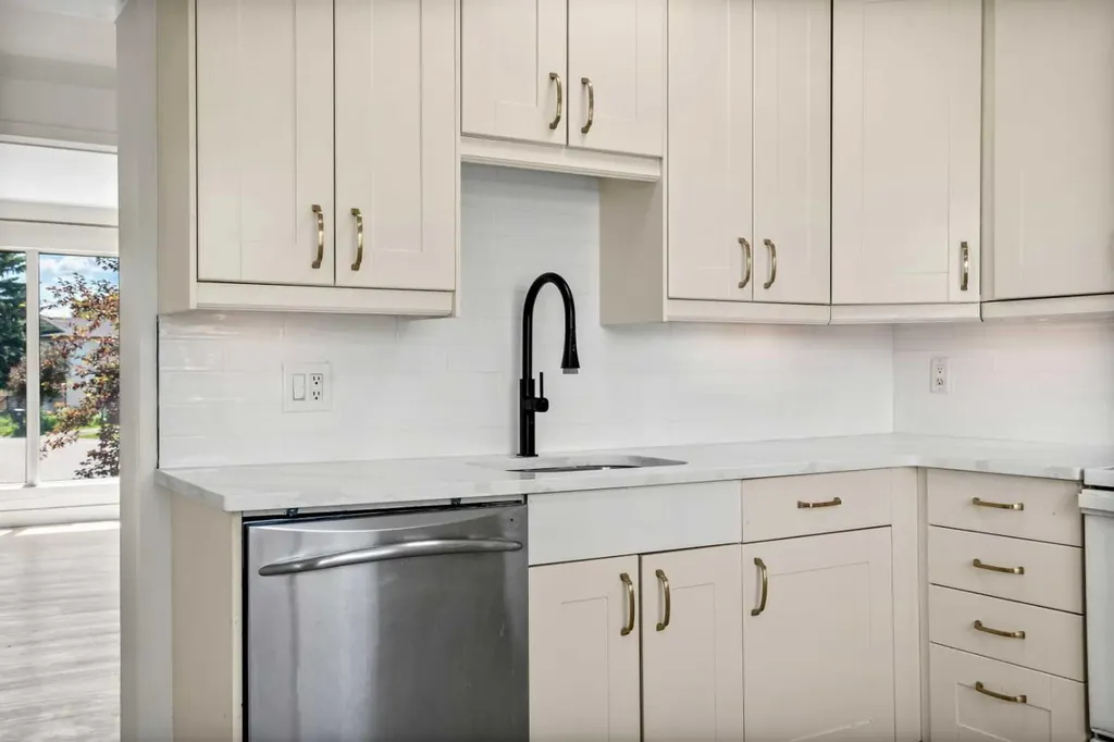 134 Erin Ridge Road SE Calgary AB T2B 2W9