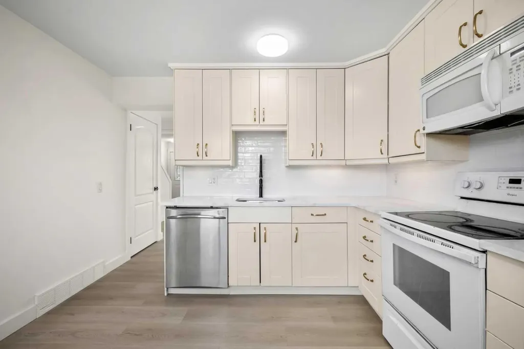 134 Erin Ridge Road SE Calgary AB T2B 2W9