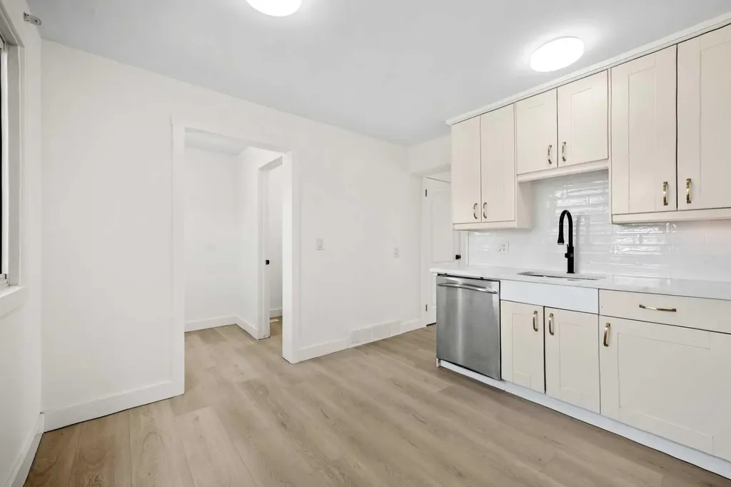 134 Erin Ridge Road SE Calgary AB T2B 2W9