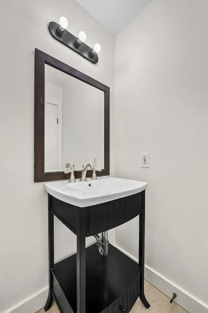 134 Erin Ridge Road SE Calgary AB T2B 2W9