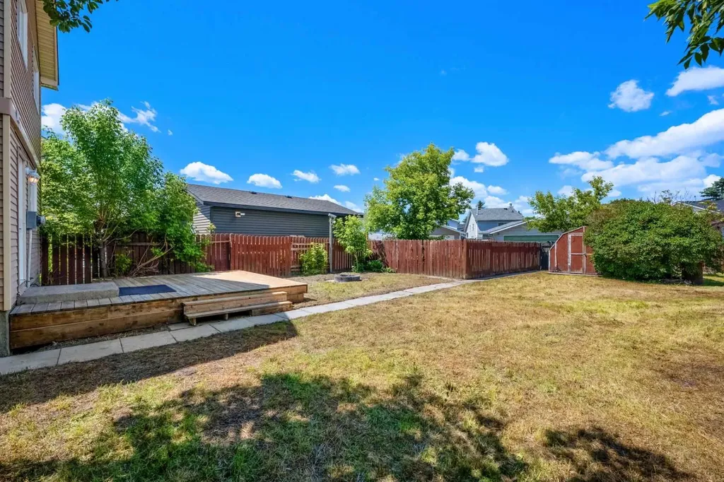 134 Erin Ridge Road SE Calgary AB T2B 2W9