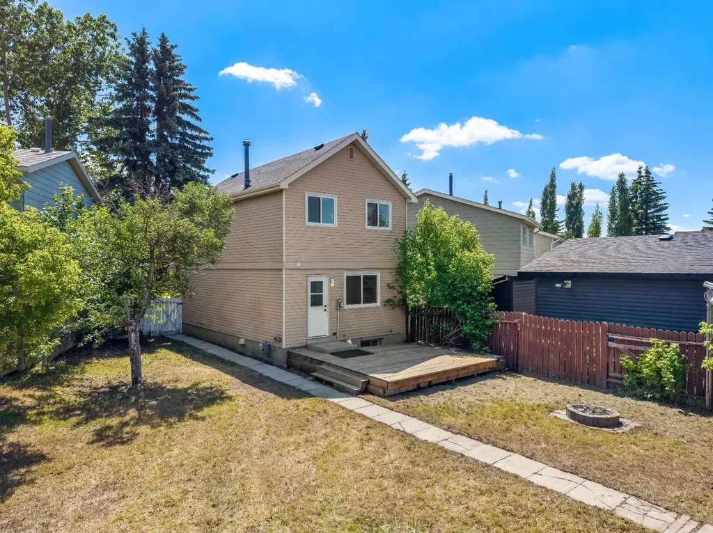 134 Erin Ridge Road SE Calgary AB T2B 2W9