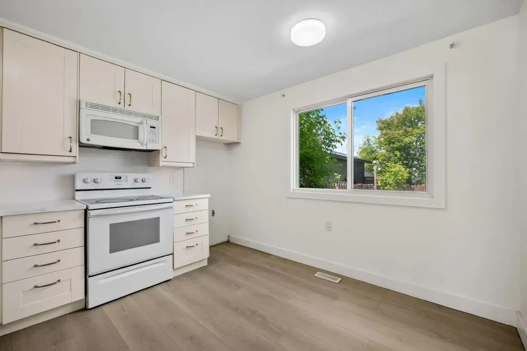 134 Erin Ridge Road SE Calgary AB T2B 2W9