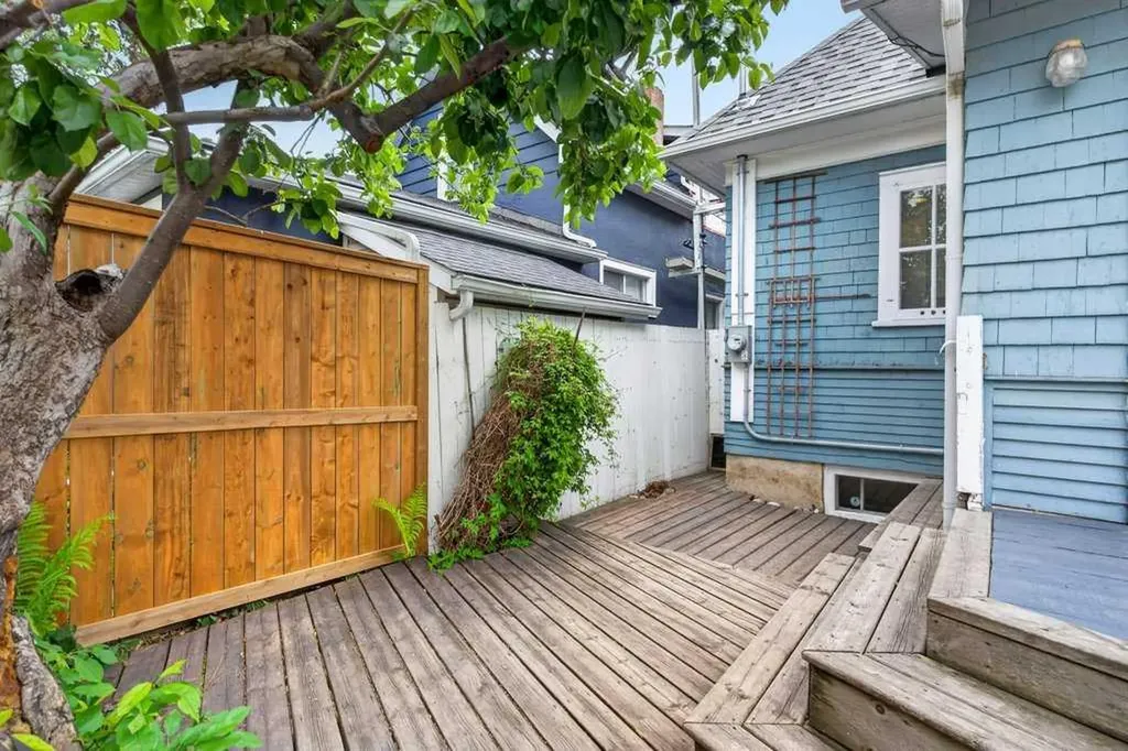 918 18 Avenue SE Calgary AB T2G 1L3