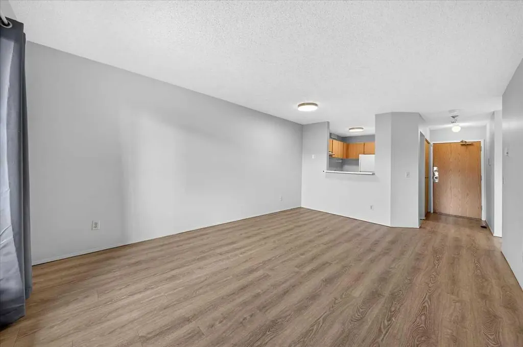 1712 38 Street SE Calgary AB T2A 1H1