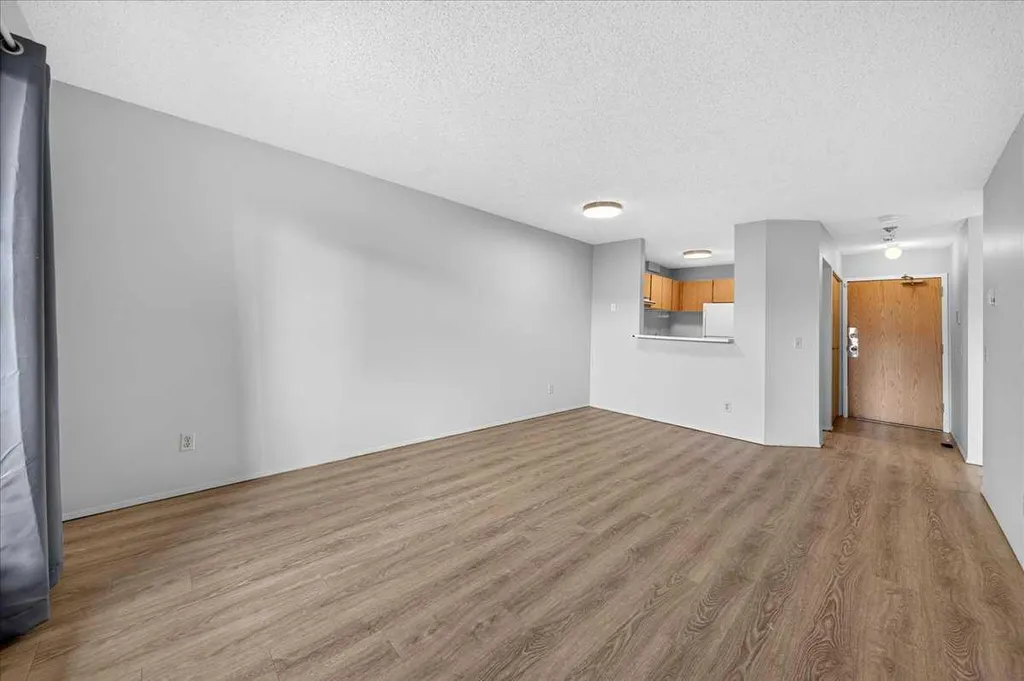 1712 38 Street SE Calgary AB T2A 1H1