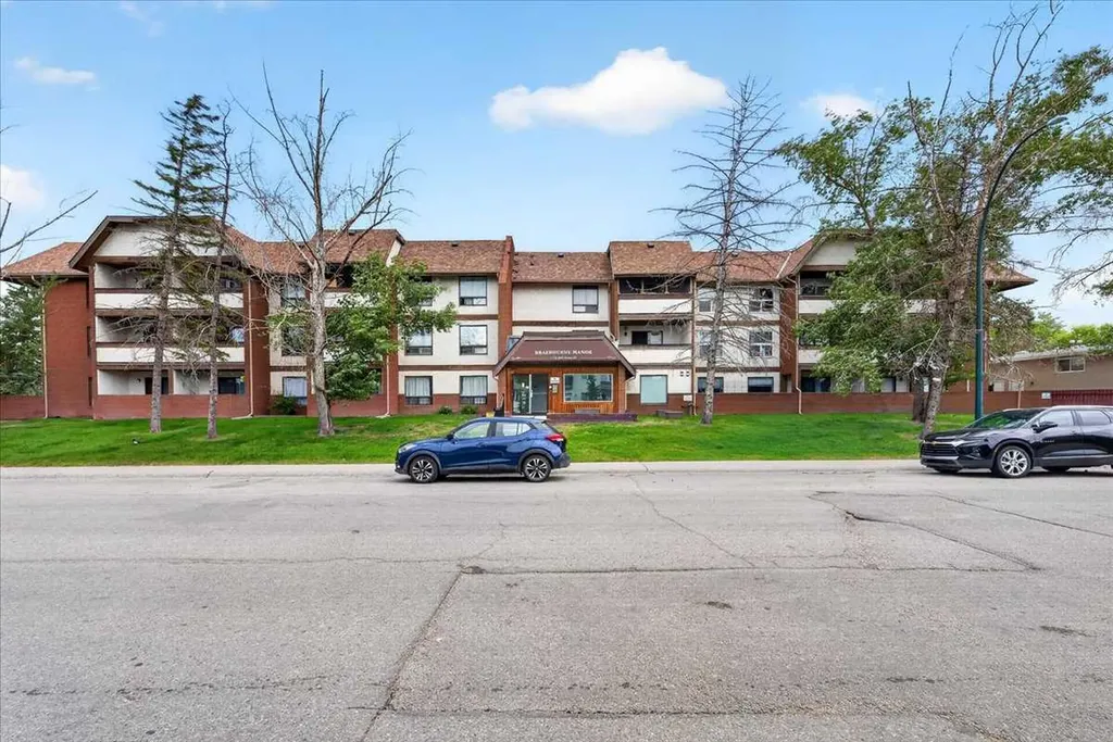 1712 38 Street SE Calgary AB T2A 1H1