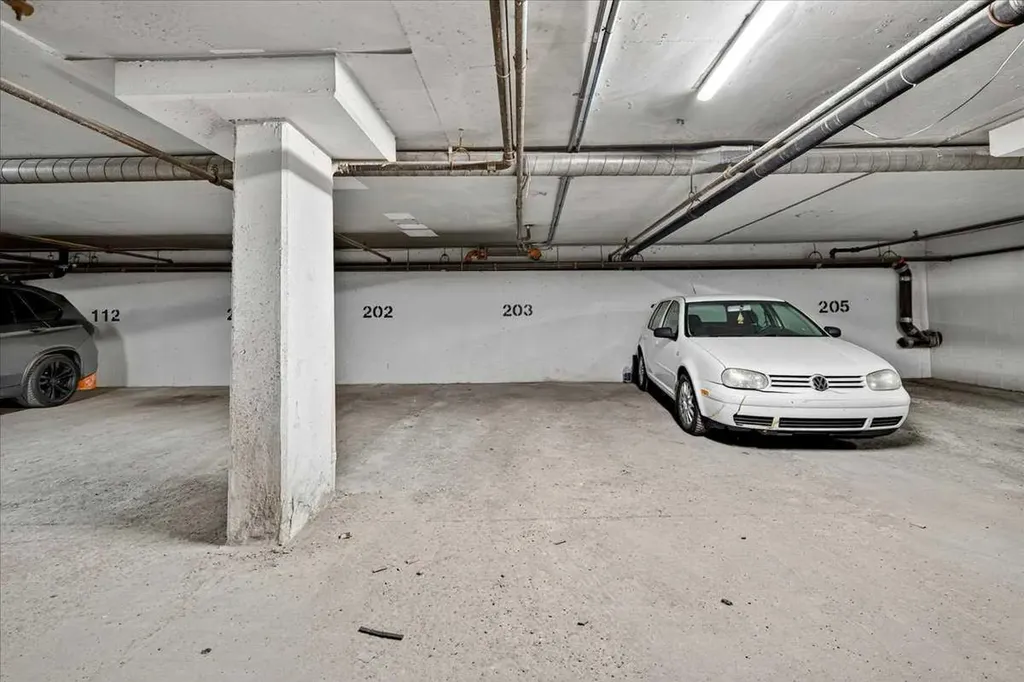 1712 38 Street SE Calgary AB T2A 1H1