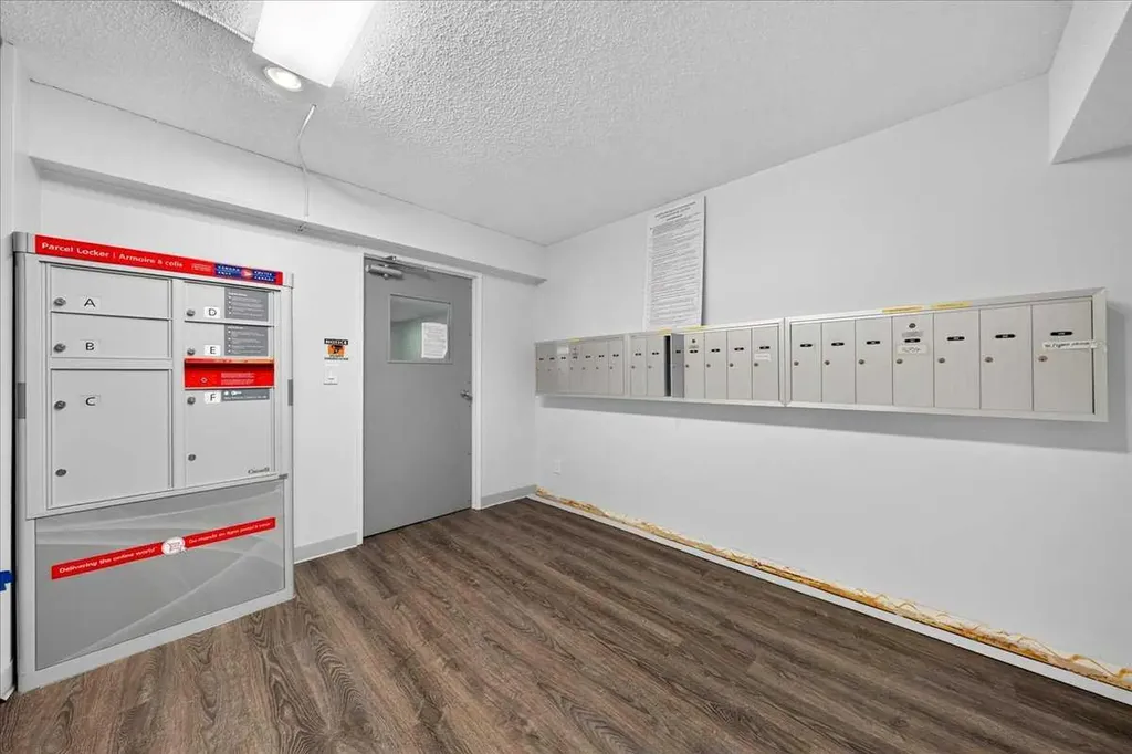 1712 38 Street SE Calgary AB T2A 1H1