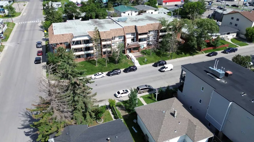 1712 38 Street SE Calgary AB T2A 1H1