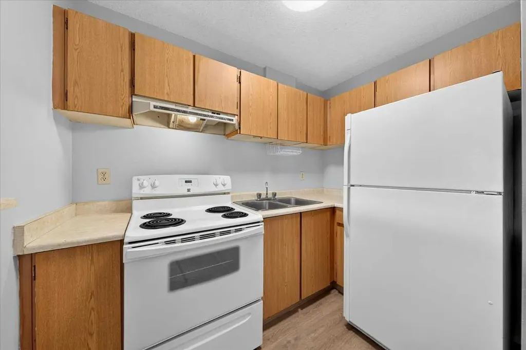 1712 38 Street SE Calgary AB T2A 1H1