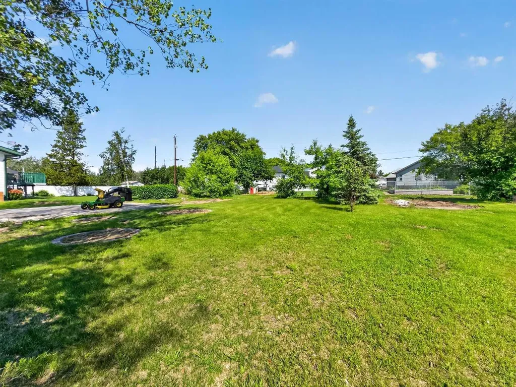 10313 107 Street La Crete AB T0H2H0
