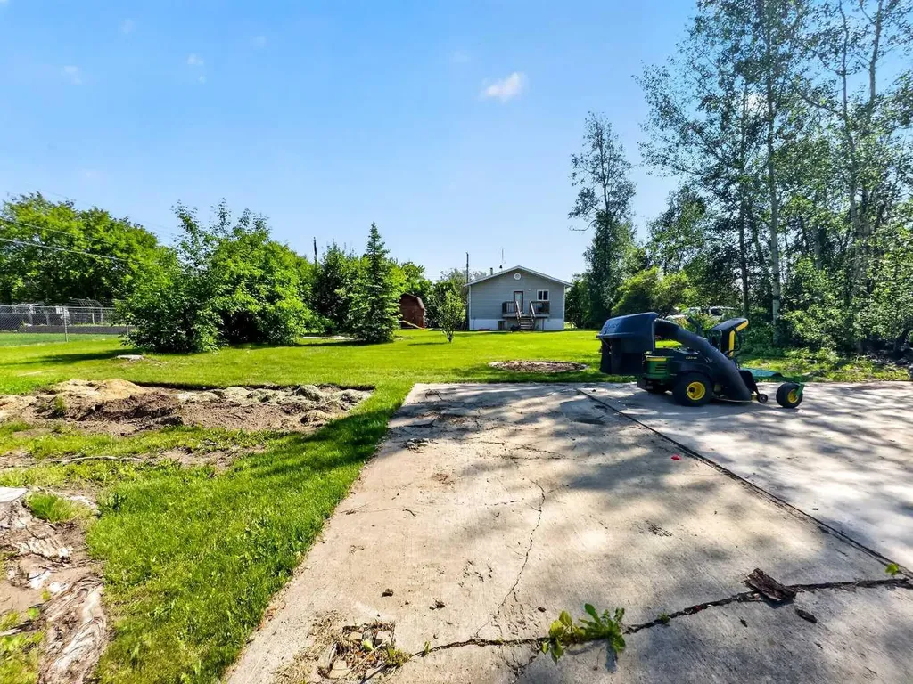 10313 107 Street La Crete AB T0H2H0