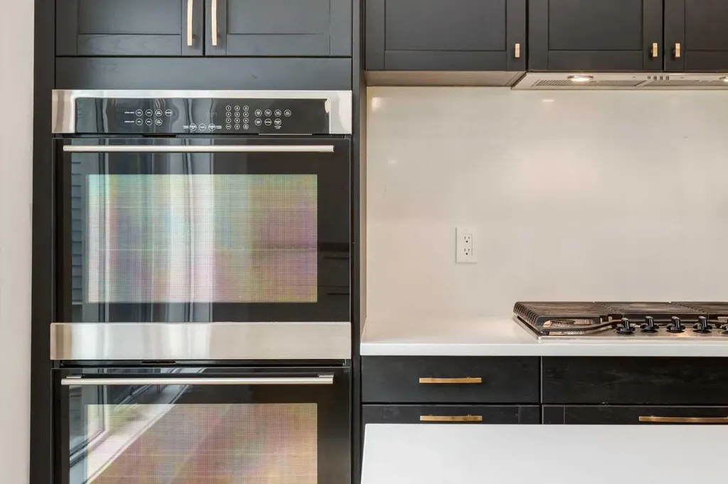 256 Point Mckay Terrace NW Calgary AB T3B 4V6