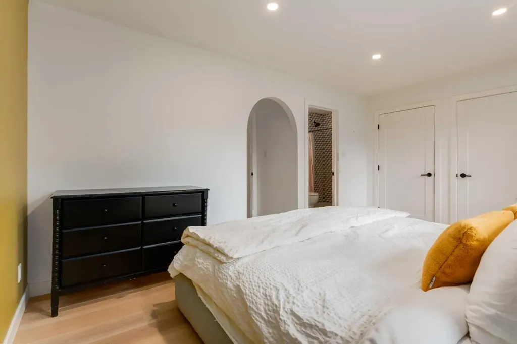 256 Point Mckay Terrace NW Calgary AB T3B 4V6