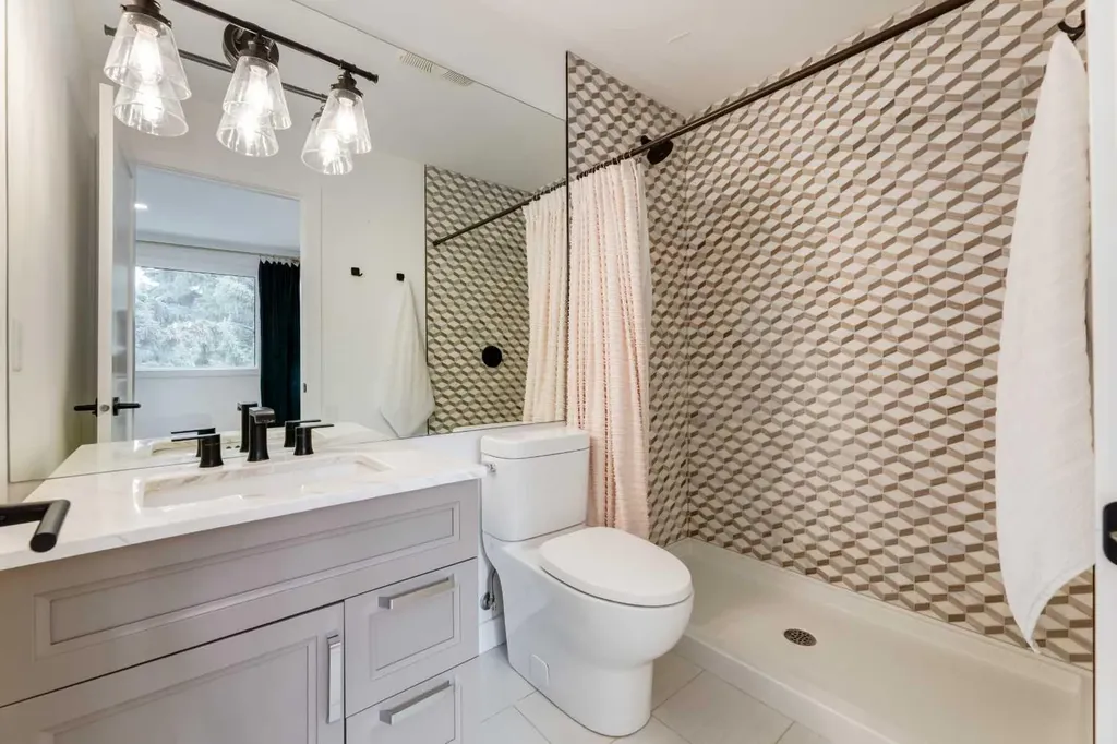256 Point Mckay Terrace NW Calgary AB T3B 4V6