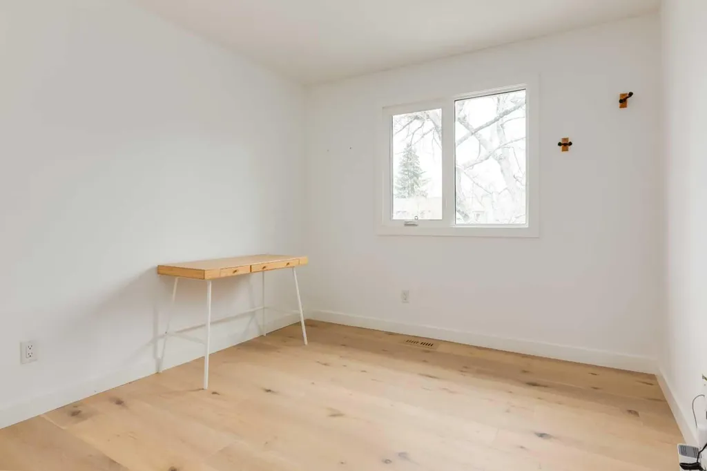 256 Point Mckay Terrace NW Calgary AB T3B 4V6