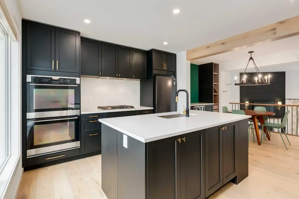 256 Point Mckay Terrace NW Calgary AB T3B 4V6