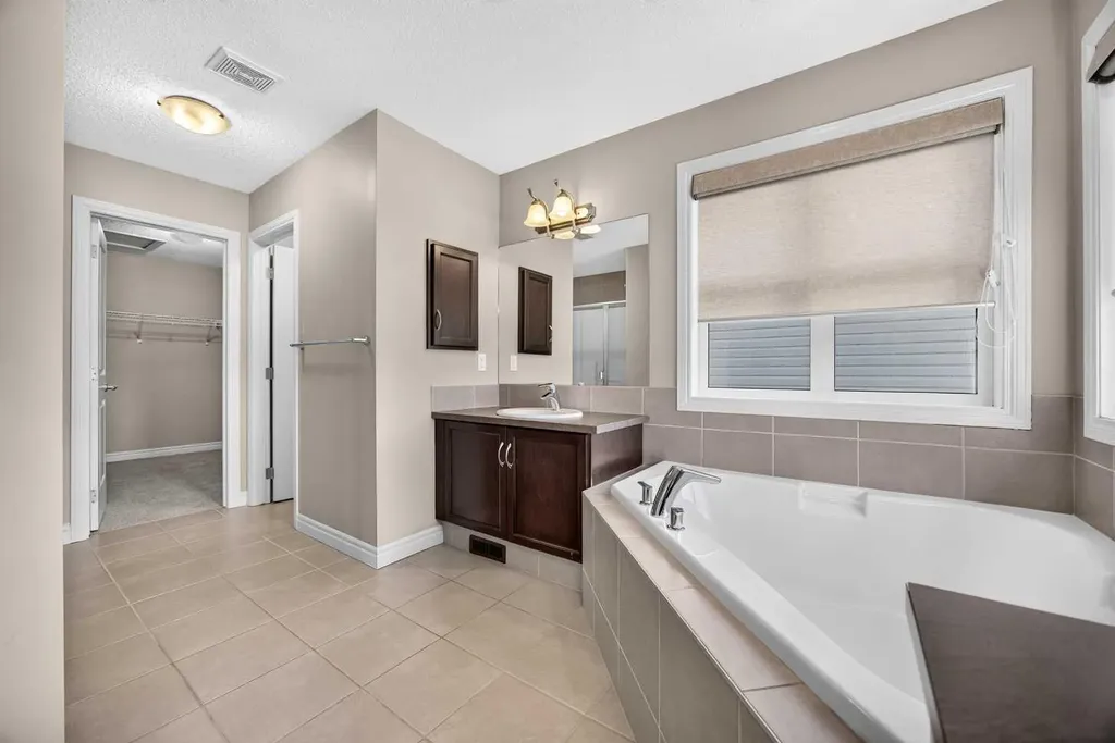 1022 Evanston Drive Calgary AB T3P0K5