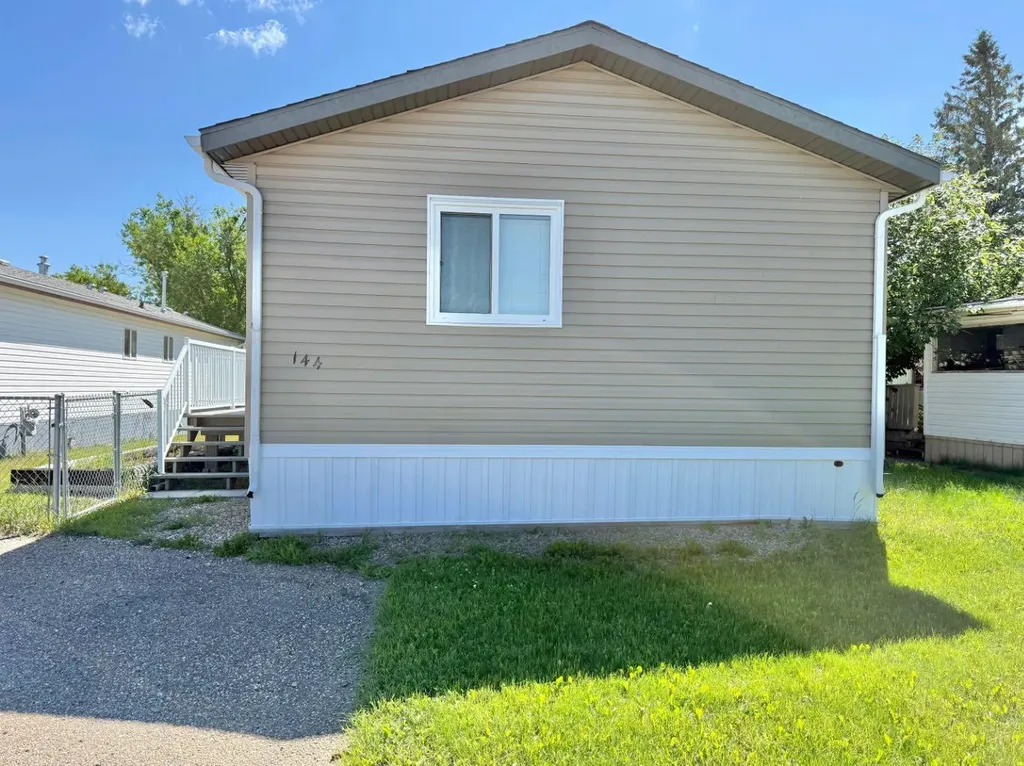 144 Birch Street W Brooks AB T1R 1H8