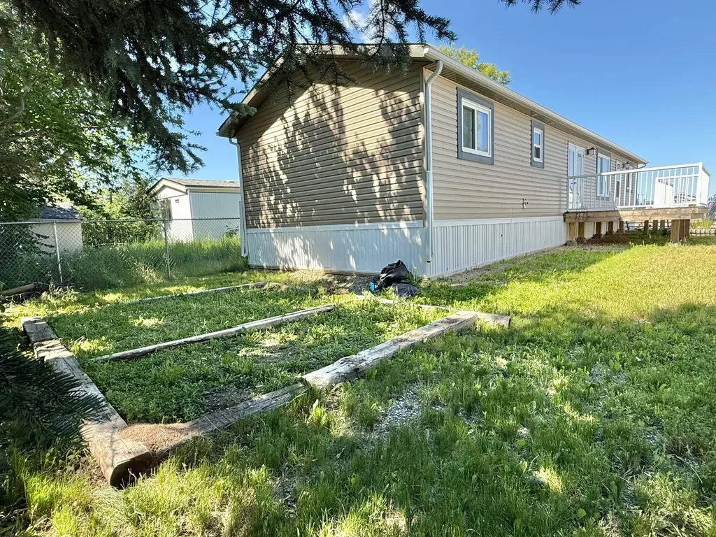 144 Birch Street W Brooks AB T1R 1H8