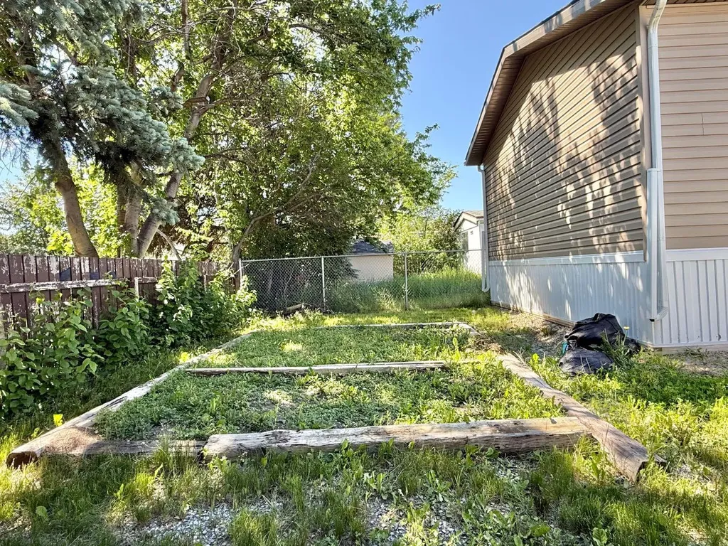144 Birch Street W Brooks AB T1R 1H8