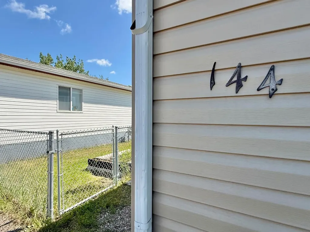 144 Birch Street W Brooks AB T1R 1H8
