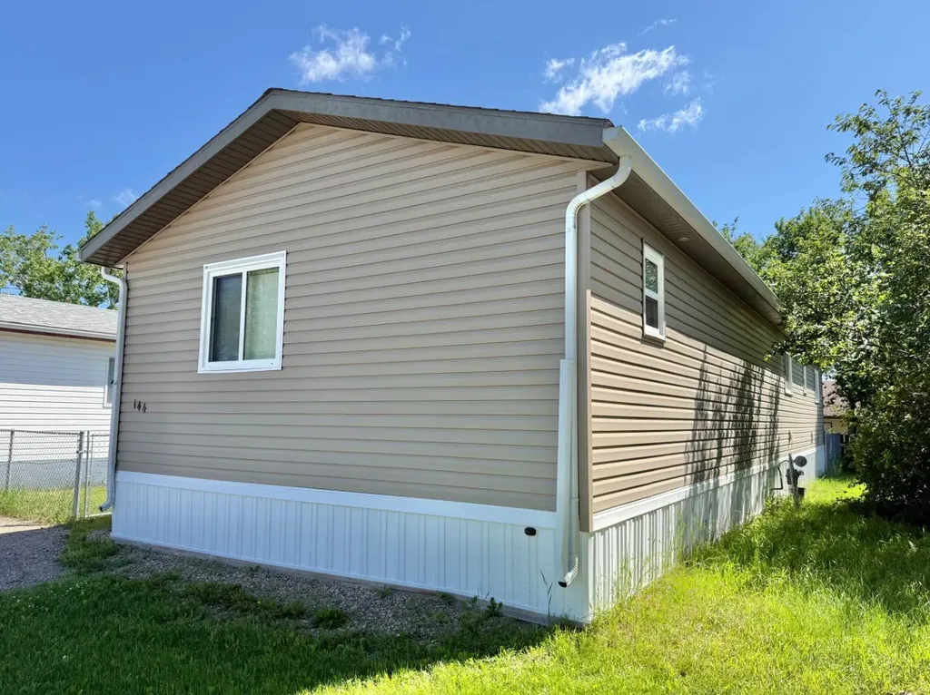 144 Birch Street W Brooks AB T1R 1H8