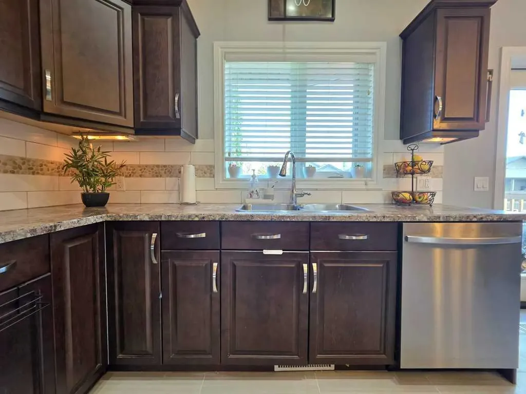 317 12 Street SE Slave Lake AB T0G 2A3