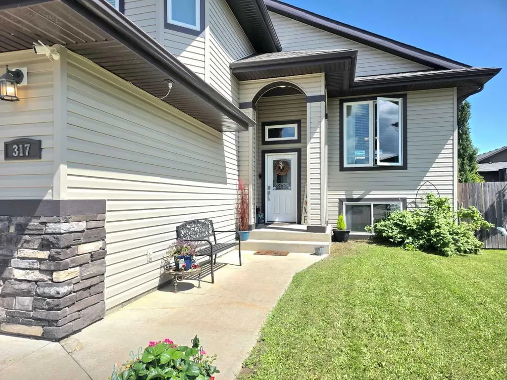 317 12 Street SE Slave Lake AB T0G 2A3