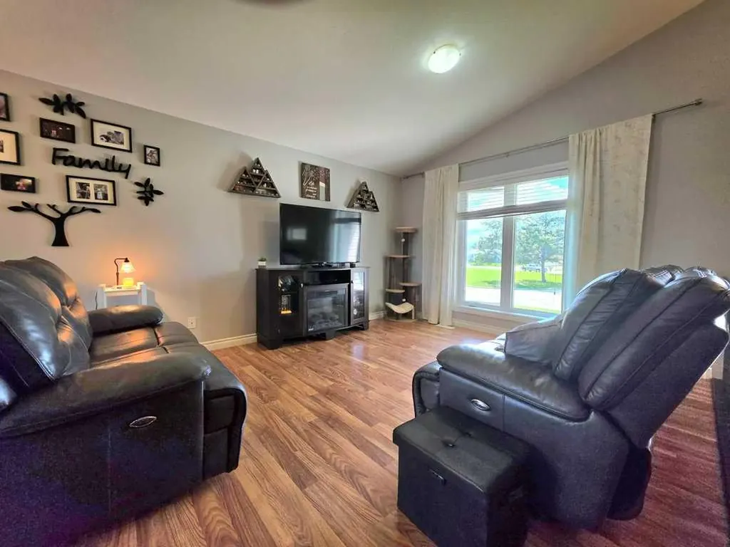 317 12 Street SE Slave Lake AB T0G 2A3
