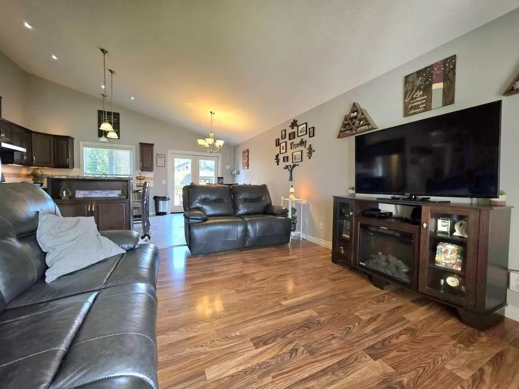 317 12 Street SE Slave Lake AB T0G 2A3