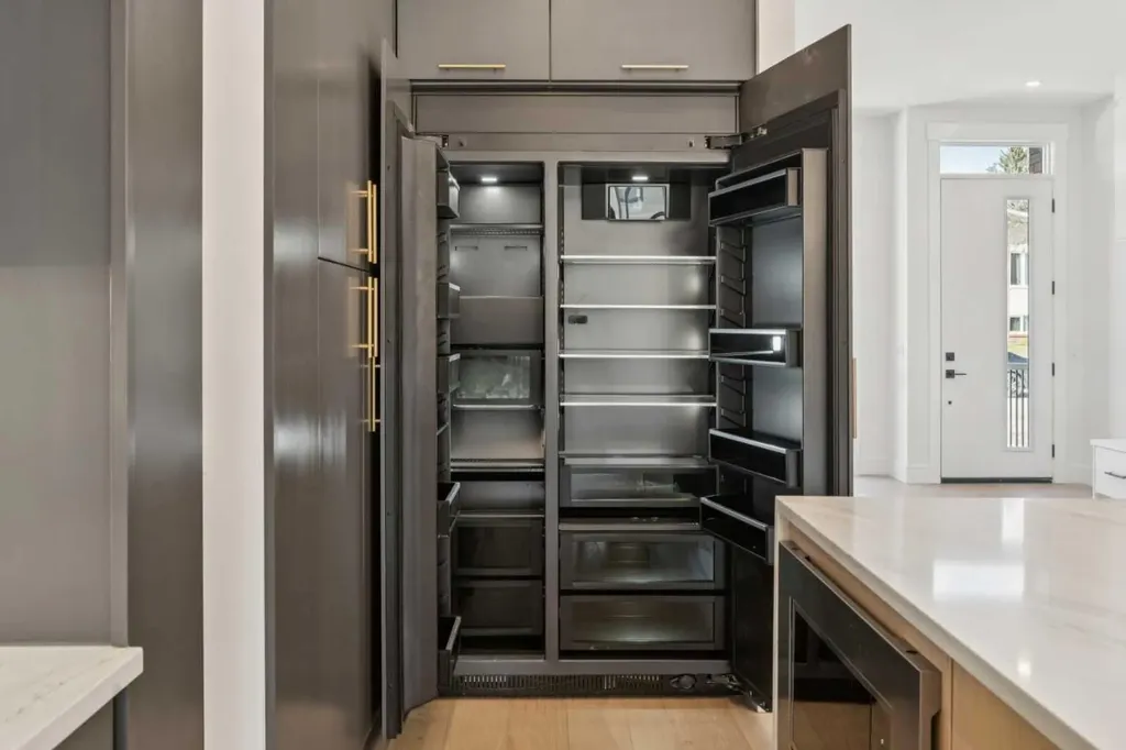 4216 16 Street SW Calgary AB T2T 4H6