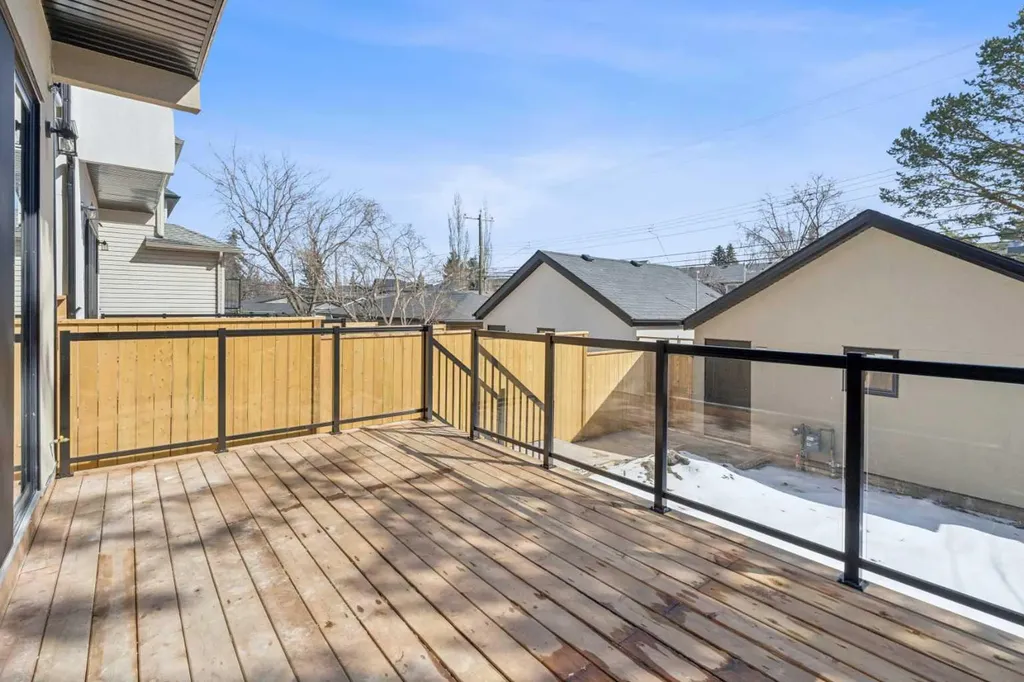 4216 16 Street SW Calgary AB T2T 4H6