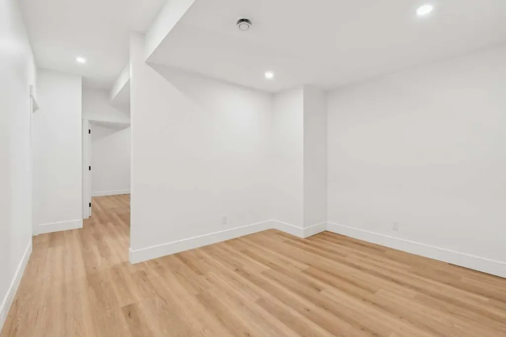 4216 16 Street SW Calgary AB T2T 4H6