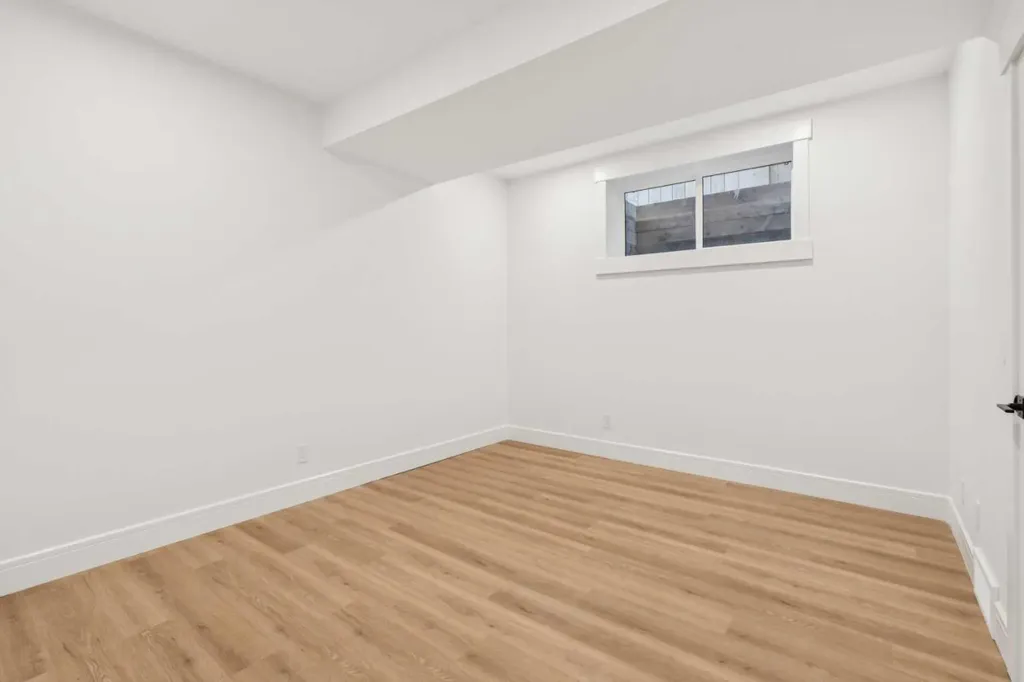 4216 16 Street SW Calgary AB T2T 4H6