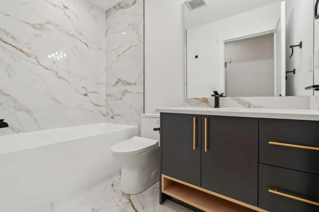 4216 16 Street SW Calgary AB T2T 4H6
