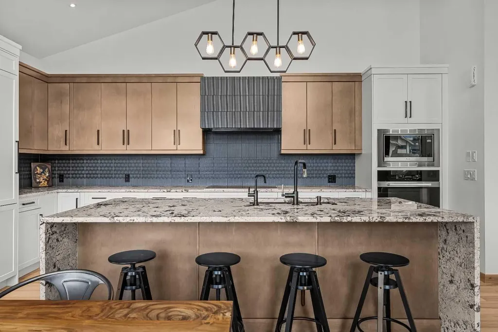 232 Stewart Creek Rise Canmore AB T1W0L8