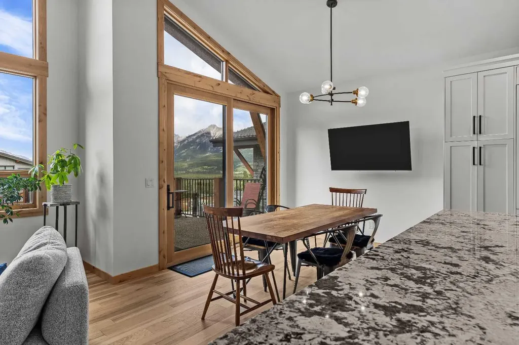 232 Stewart Creek Rise Canmore AB T1W0L8