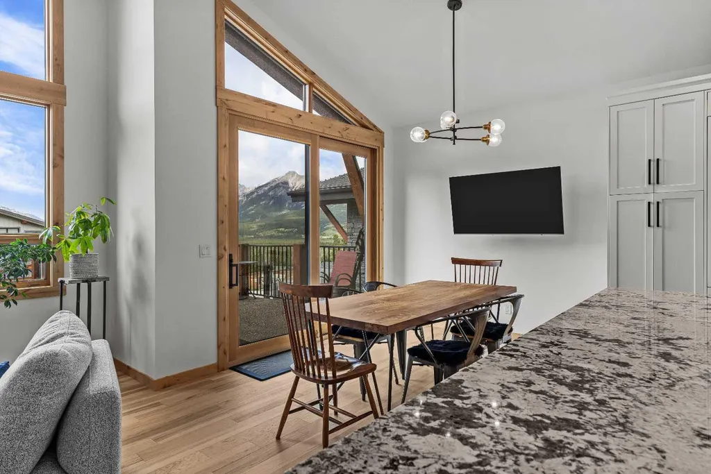 232 Stewart Creek Rise Canmore AB T1W0L8