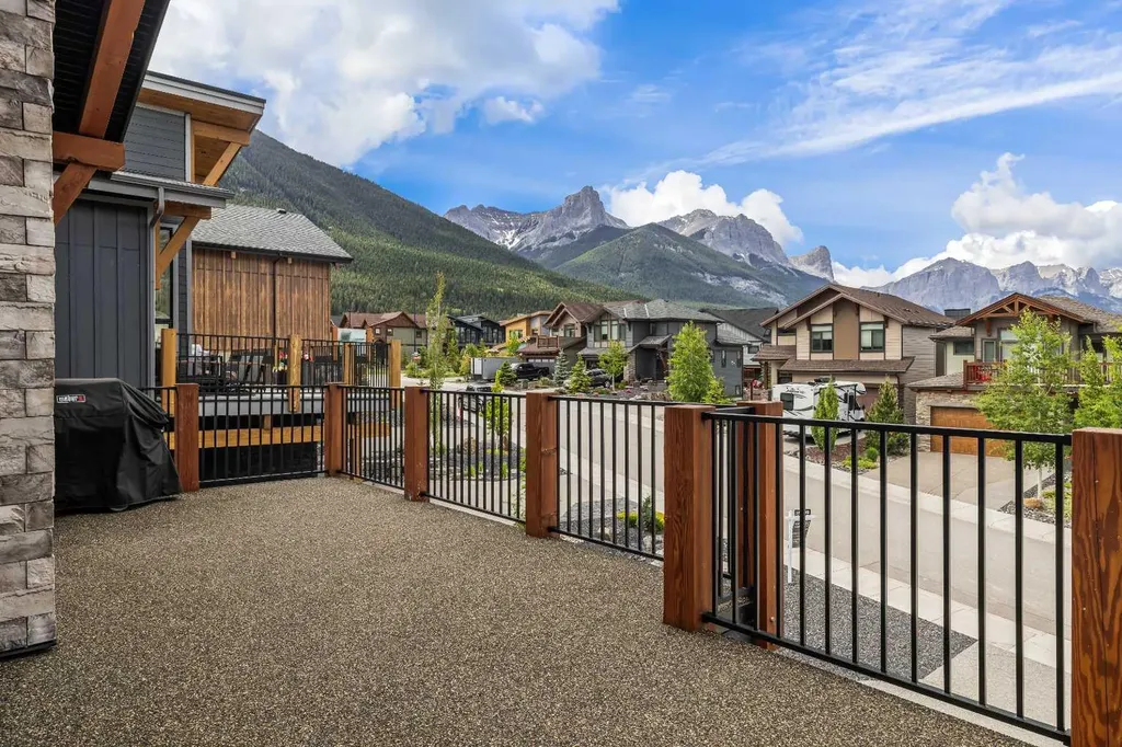 232 Stewart Creek Rise Canmore AB T1W0L8
