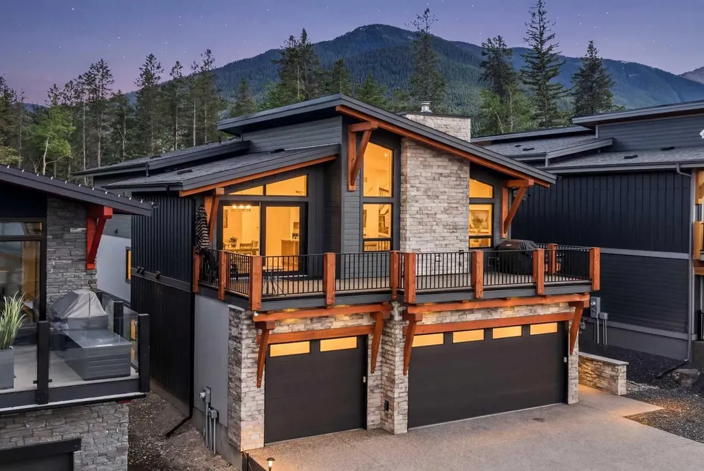 232 Stewart Creek Rise Canmore AB T1W0L8