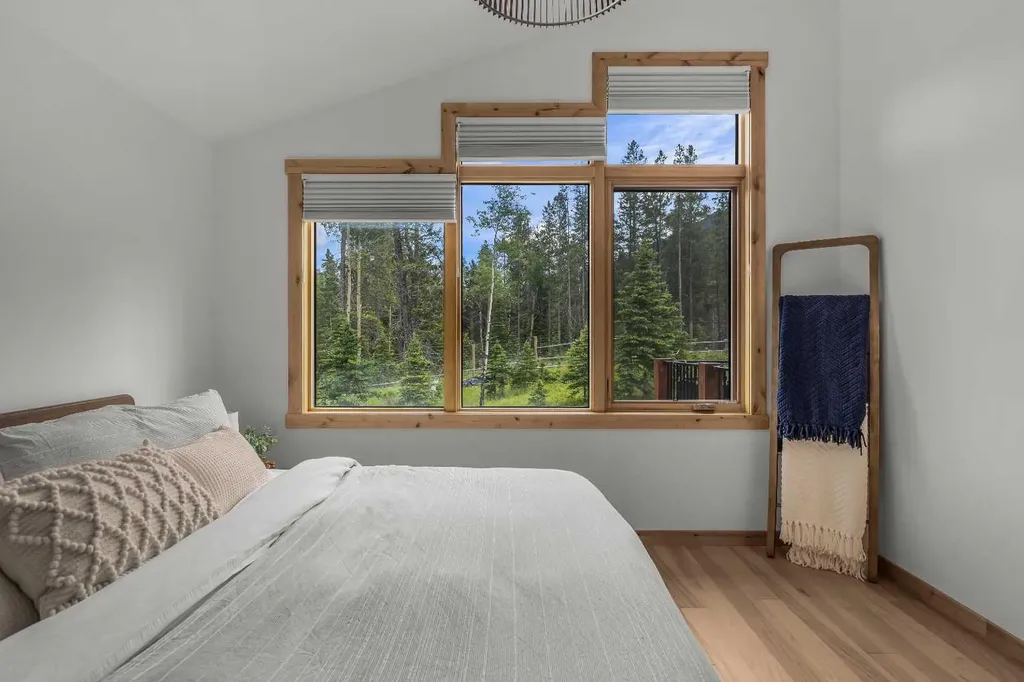 232 Stewart Creek Rise Canmore AB T1W0L8