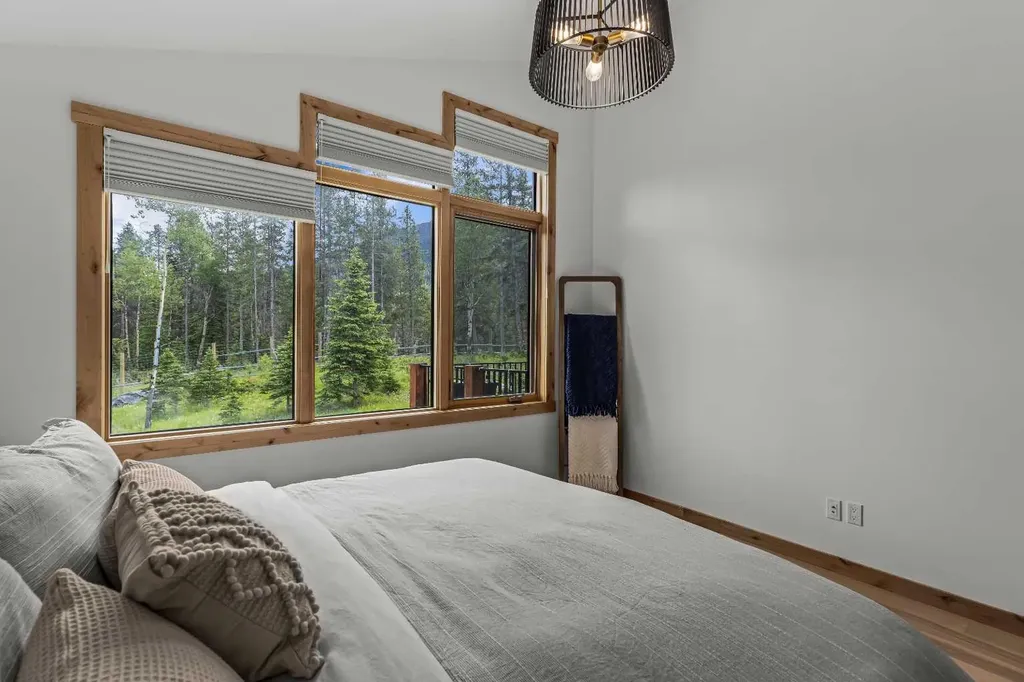232 Stewart Creek Rise Canmore AB T1W0L8