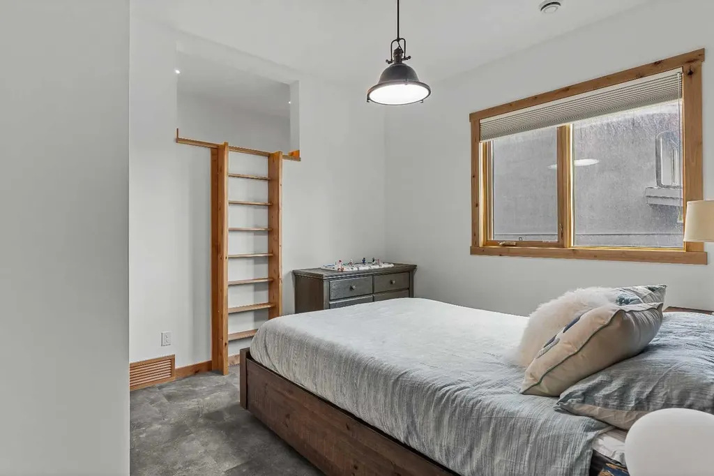 232 Stewart Creek Rise Canmore AB T1W0L8