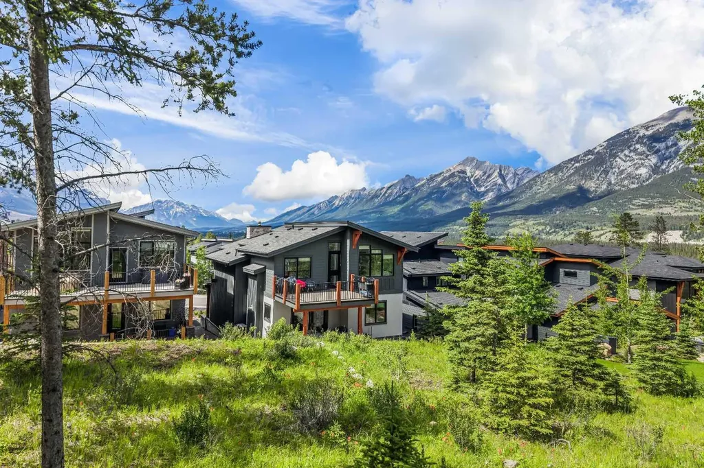 232 Stewart Creek Rise Canmore AB T1W0L8