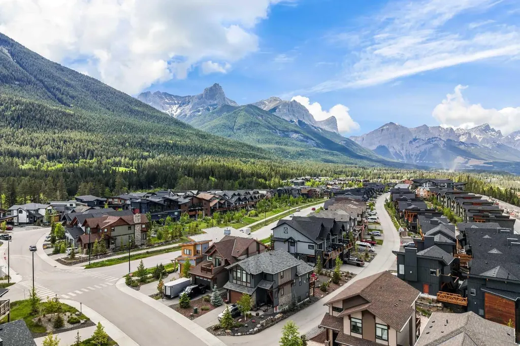 232 Stewart Creek Rise Canmore AB T1W0L8