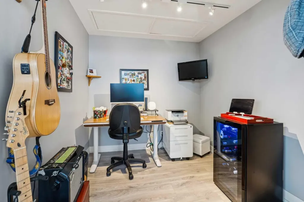 222 Riverfront Avenue SW Calgary AB T2P 0W3