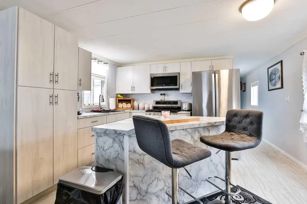 5301 2nd Street Coalhurst AB T0L 0V0