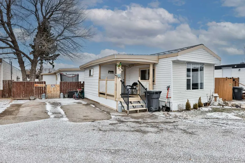5301 2nd Street Coalhurst AB T0L 0V0